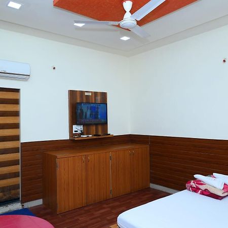 P P Lodging Mangvadi المظهر الخارجي الصورة