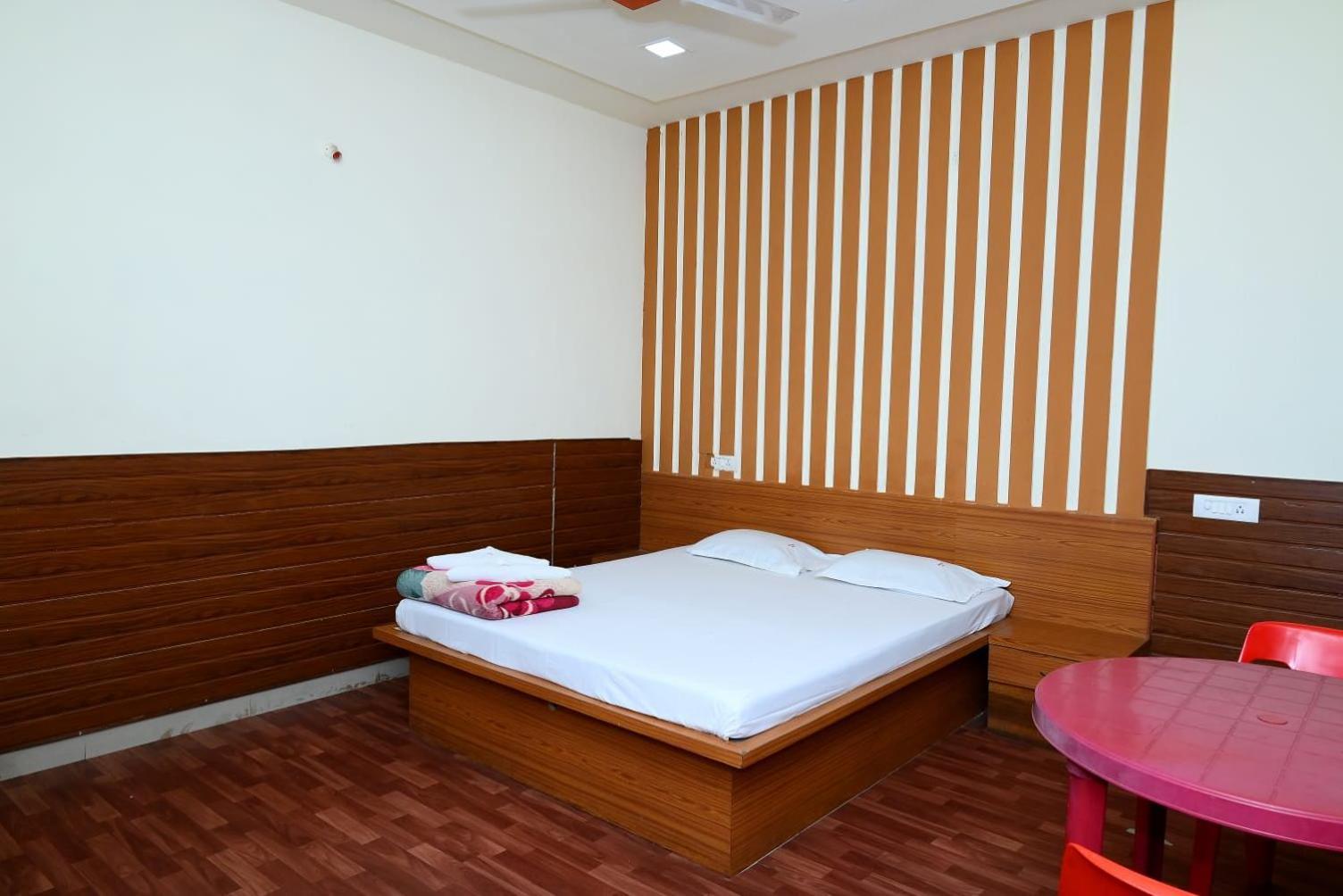 P P Lodging Mangvadi المظهر الخارجي الصورة